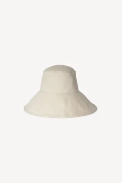 Janessa Leoné Walker Bucket Hat - Off White