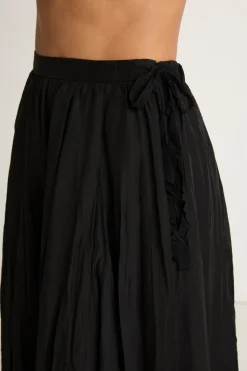 Pas De Calais Crinkle Long Skirt - Black